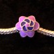 Perle Charmies Fleur violette / rose en métal émaillé